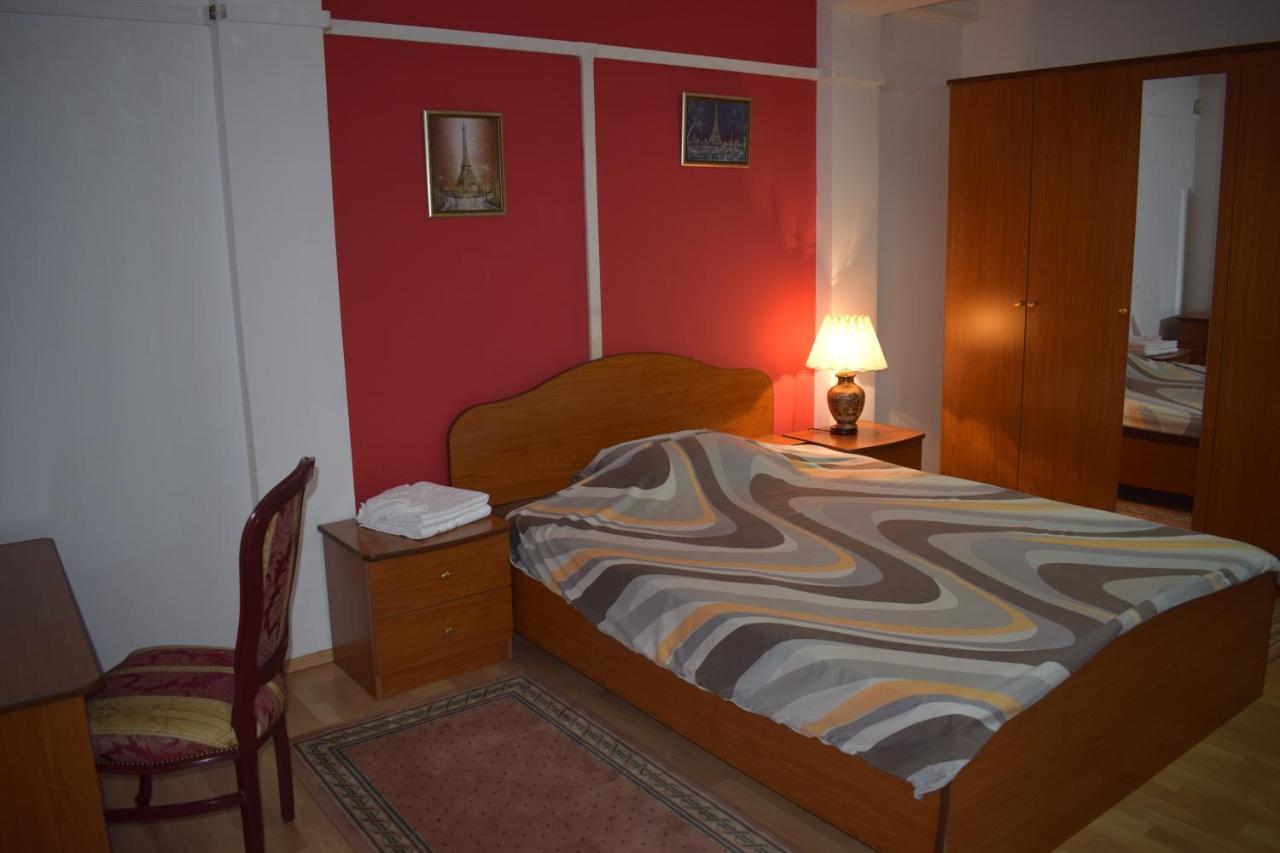Klara'S Apartment Ni Exterior foto